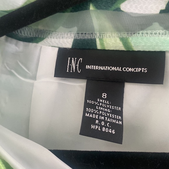 Summer skirt. Green tropical size 8 - Picture 3 of 4